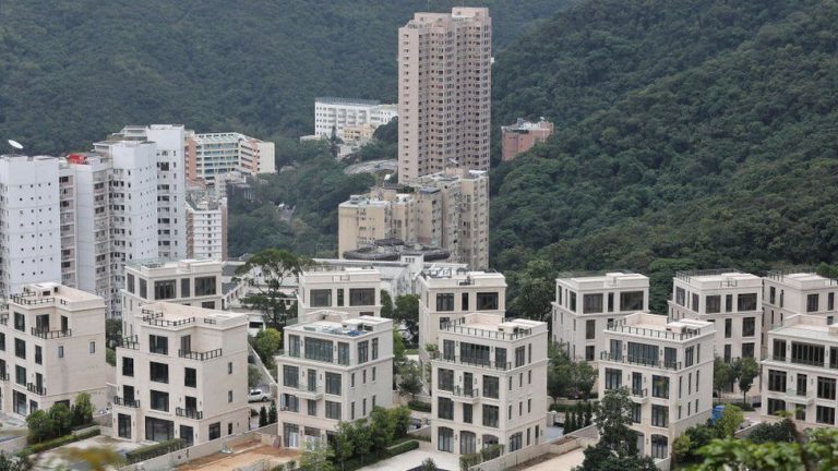 В Гонконге нашли самое дорогое парковочное место в мире (ФОТО)