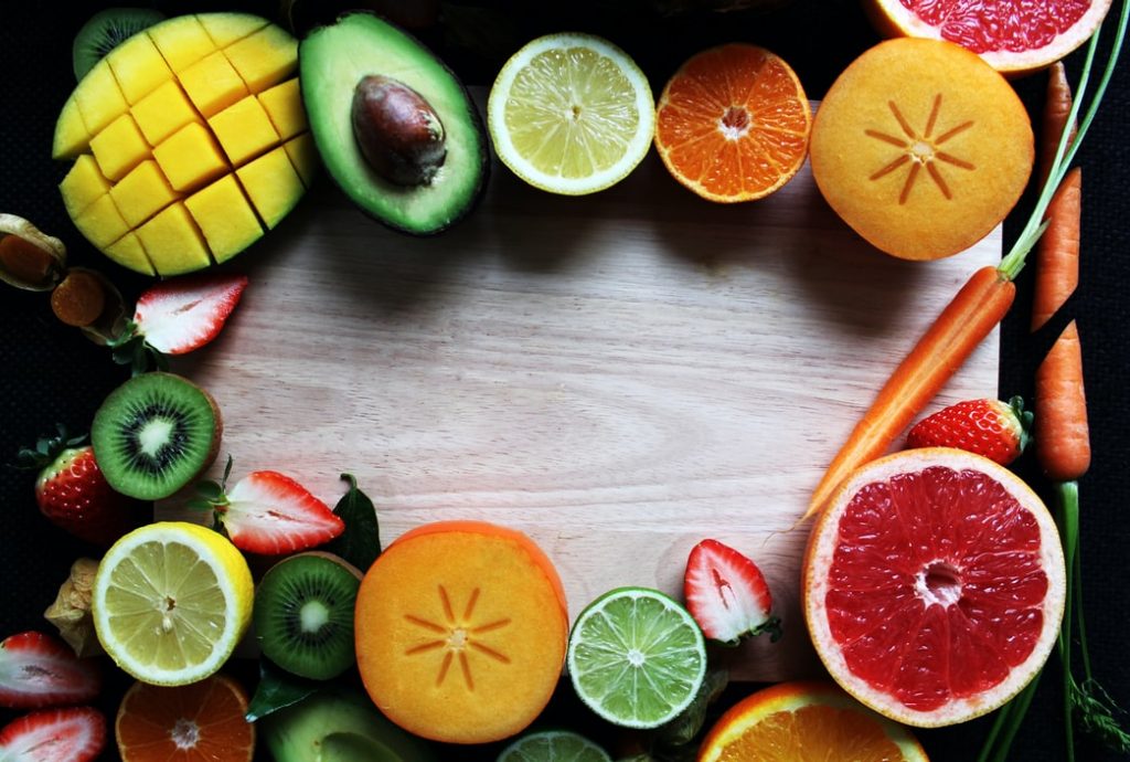 Какие ягоды и фрукты помогут похудеть: ответ врача