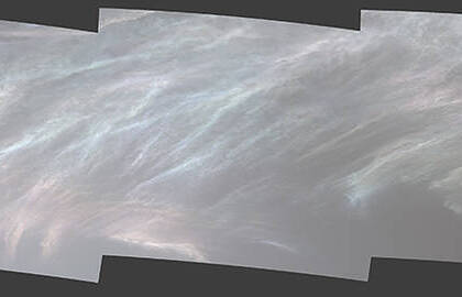 Марсоход Curiosity запечатлел перламутровые облака (ФОТО)