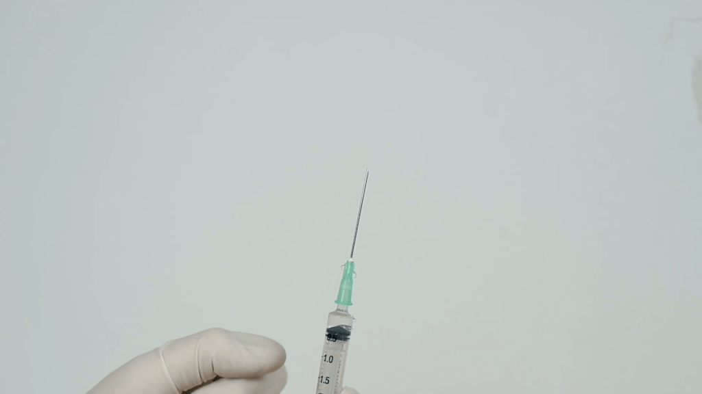 За сутки в Украине вакцинировали от коронавируса 4 390 человек