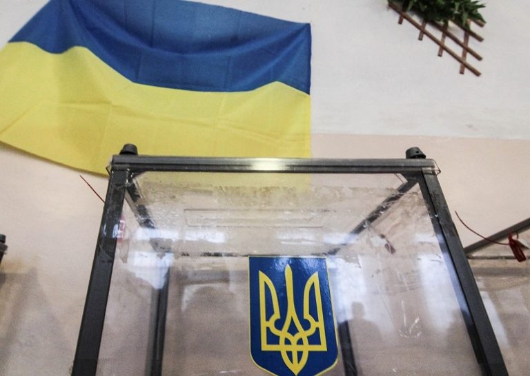 Эксперт рассказал о вероятности досрочных выборов в Украине