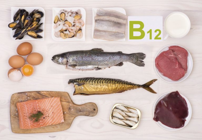 На опасный дефицит витамина B12 укажут признаки на лице