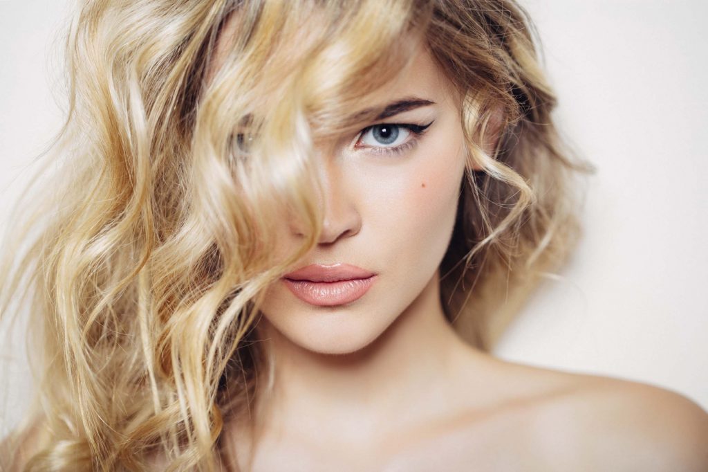 Шампунь плюс мёд: косметологи назвали способ ускорить рост волос