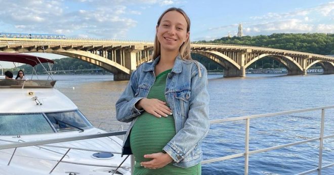 Девятый месяц: Жена Виктора Павлика показала обнаженный живот (ФОТО)