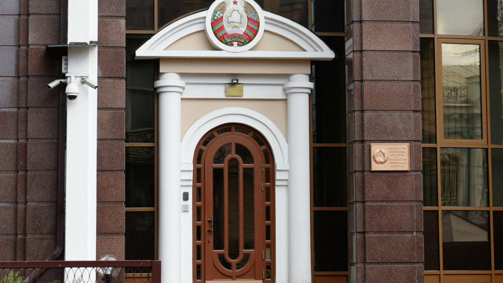 Полиция не хотела принимать заявления у пострадавших под посольством Беларуси в Киеве