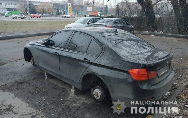 В Киеве иностранец промышлял кражей автомобильных колес (ФОТО)