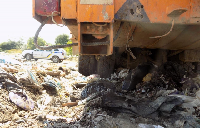 На Закарпатье мусоровоз на свалке задавил молодую женщину (ФОТО)