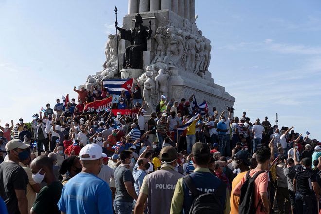 Политолог дал оценку протестам на Кубе