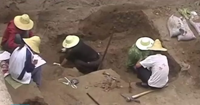 Археологи в Китае обнаружили 11 древних гробниц (ФОТО)