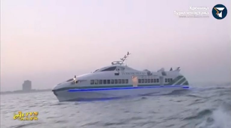 Президент Туркмении прокатился «с ветерком» по водам Каспия (ФОТО, ВИДЕО)