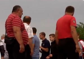Жители восьми сел заблокировали трассу на Прикарпатье (ВИДЕО)