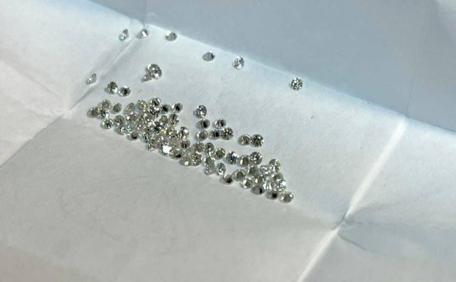В «Борисполе» у пассажира в трусах пограничники нашли бриллианты (ФОТО)