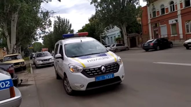 В Мелитополе показали автохамов-полицейских: «не умеют парковаться» (ФОТО, ВИДЕО)
