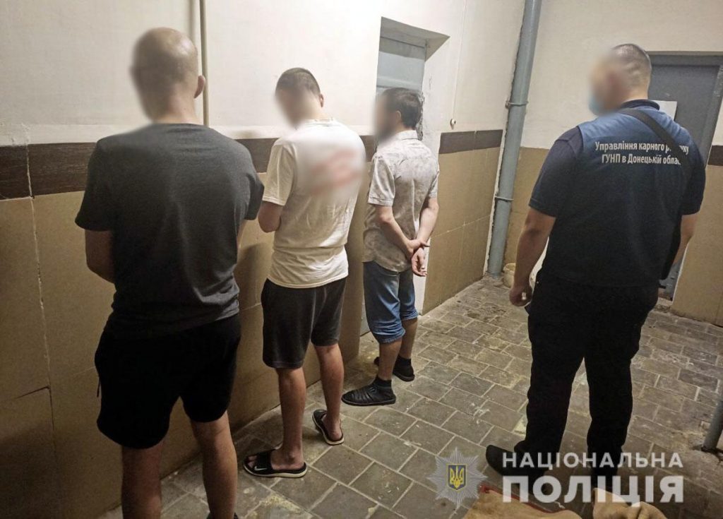 Заключенные выманивали деньги у украинцев прямо из тюрьмы (ФОТО)