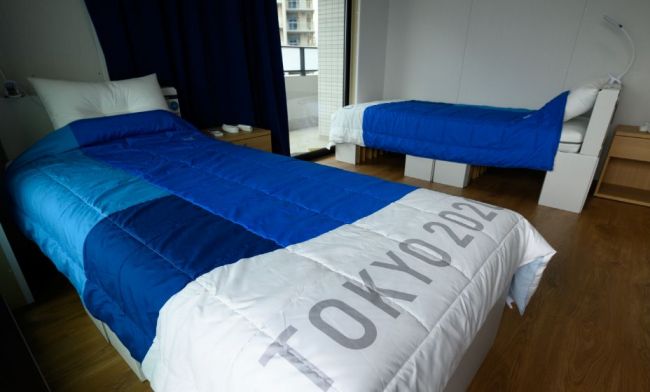Антисекс кровати на Олимпиаде в Токио: спортсмен разоблачил фейк (ВИДЕО)