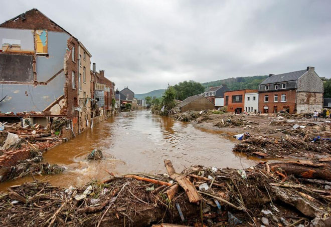 Число жертв наводнений в Европе достигло 216 человек