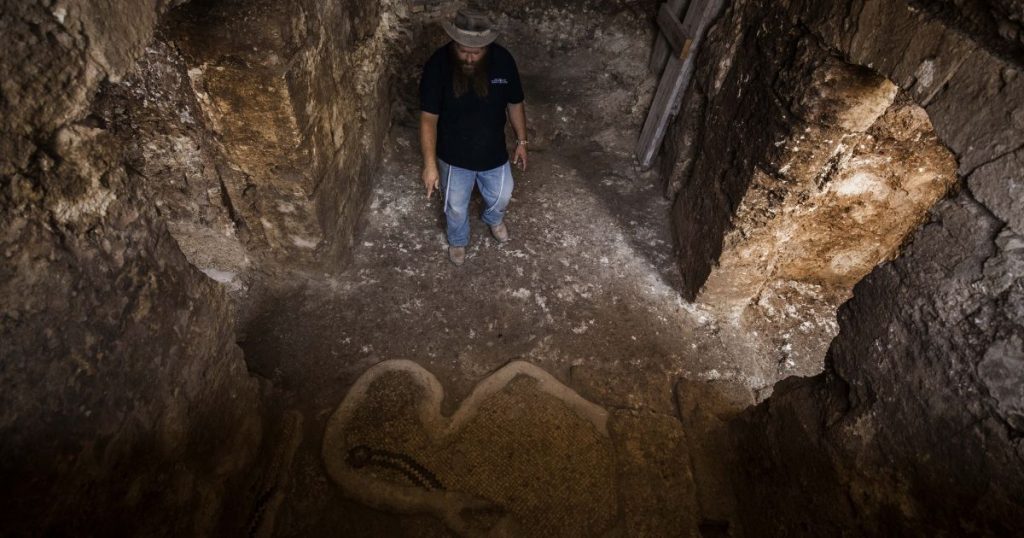 В Японии археологи нашли руины дома императрицы Кокэн (ФОТО)