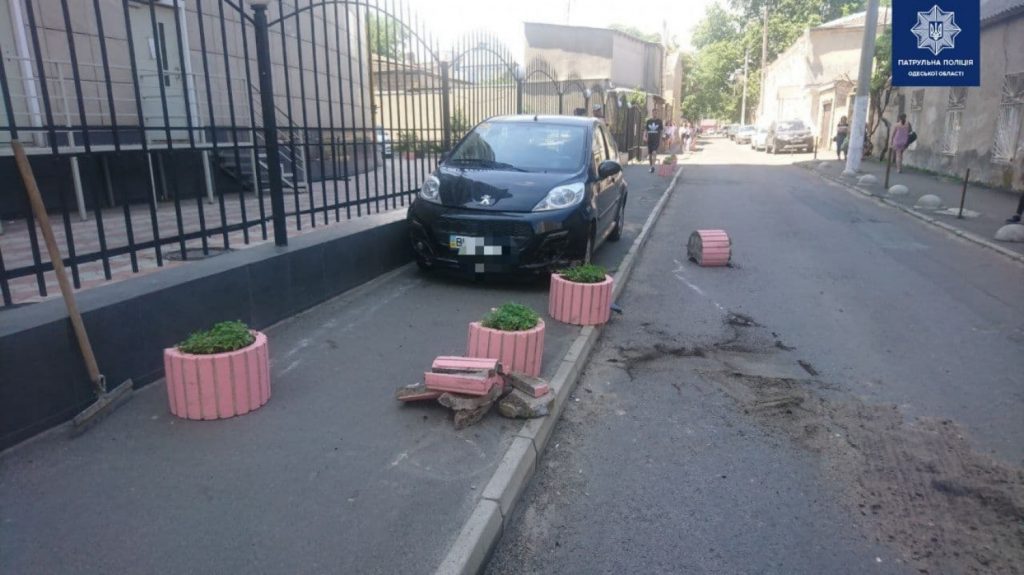 В Одессе водитель не справился с управлением и сбил пешехода (ФОТО)