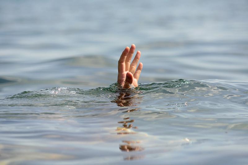 В Затоке утонул курортник: его 13-летнего сына до сих пор ищут (ВИДЕО)