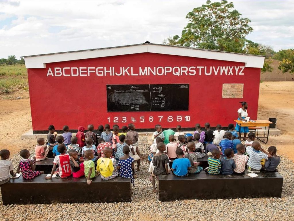 В Африке на 3D-принтере напечатали школу (ФОТО, ВИДЕО)