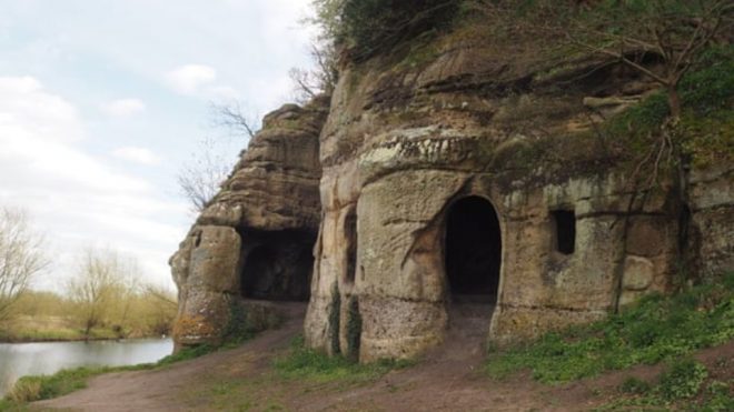 В Великобритании обнаружили пещеру изгнанного короля (ФОТО)