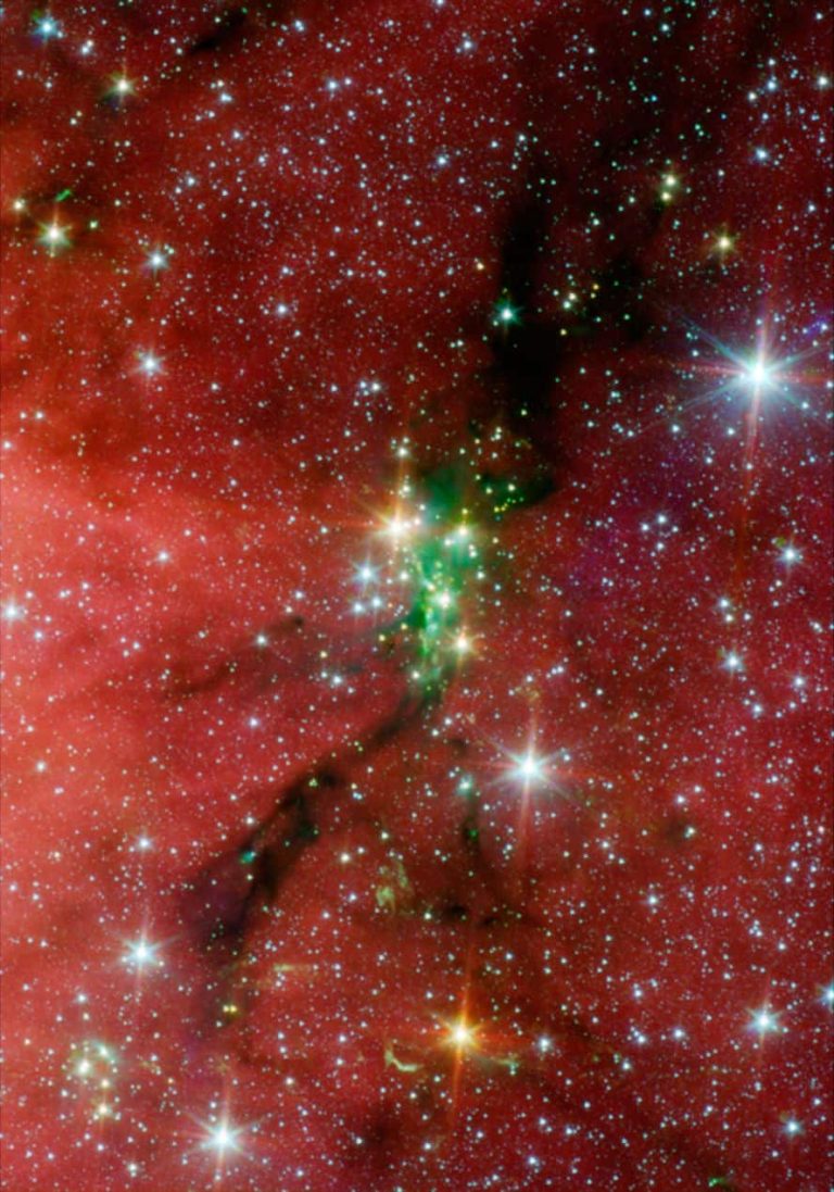 В созвездии Змеи астрономы нашли скопления звёзд и чёрных дыр