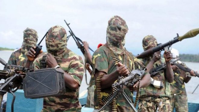 В Нигерии боевики похитили почти полторы сотни учеников школы