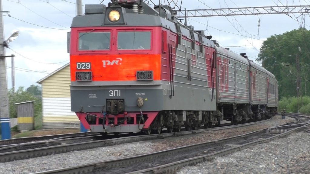 Под поездом на Житомирщине погиб подросток: что известно (ВИДЕО)