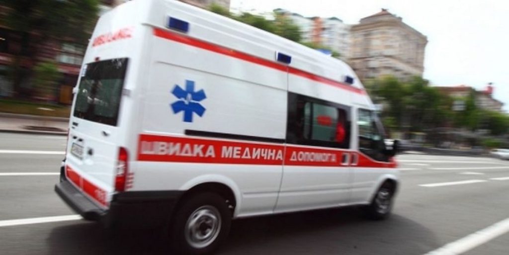 На Днепропетровщине девочка выпала из окна первого этажа и погибла