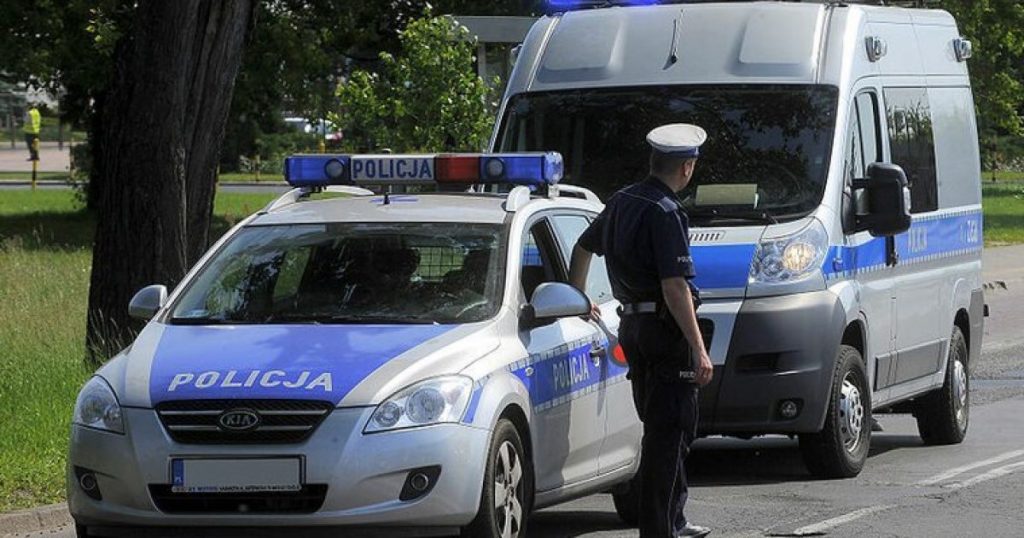 Полицейские связали ремнями в вытрезвителе: в Польше скончался украинец