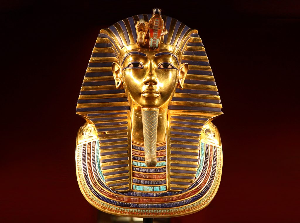 Знаменитая маска Тутанхамона могла ему не принадлежать &#8212; ученые