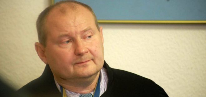 Смотрящий за судами от ОП Андрей Смирнов должен оказаться за решеткой вместе с Чаусом, которому помогал бежать из Украины