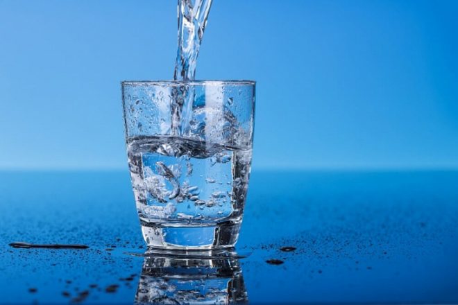 Медики рассказали, как стакан воды может спасти жизнь