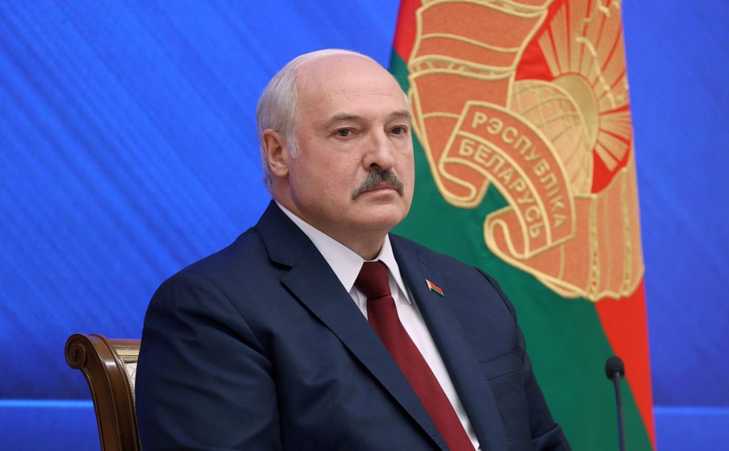«Зеркальная реакция»: эксперт оценил заявления Лукашенко в адрес Украины