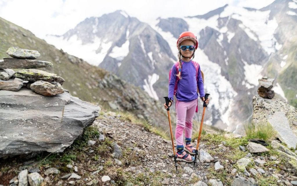 5-летняя девочка из Ровно покорила одну из вершин Большого Кавказа (ФОТО)