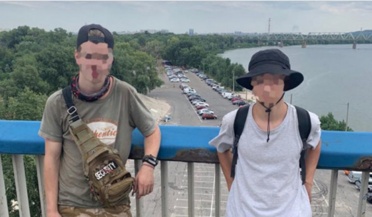 Два подростка залезли на Северный мост для селфи (ФОТО)