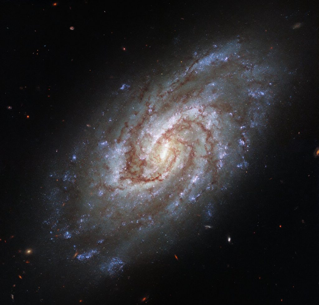 Hubble сделал снимок спиральной галактики (ФОТО)