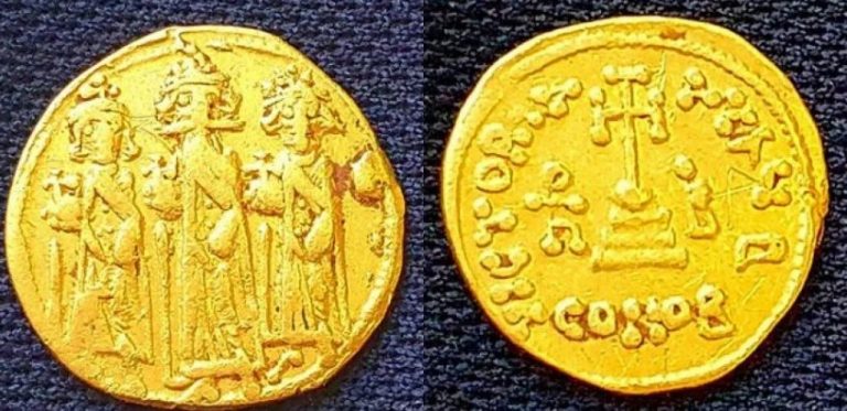 Под Тель-Авивом археологи нашли редкую византийскую монету (ФОТО)