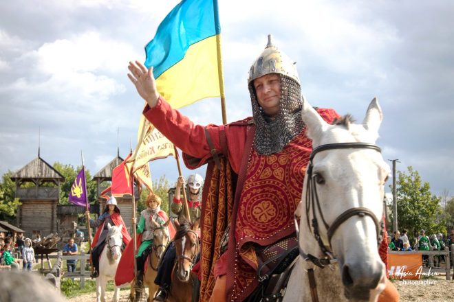 Под Киевом День Независимости отметят конными шоу (ФОТО)