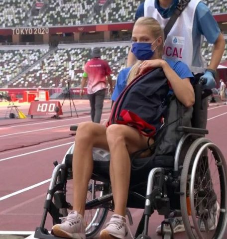 Россиянка покинула Олимпиаду в инвалидном кресле (ФОТО, ВИДЕО)
