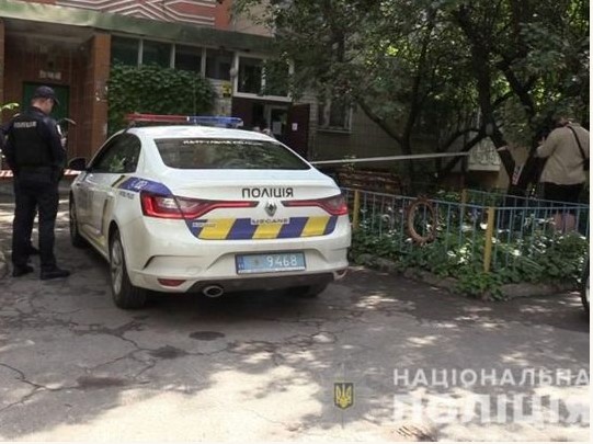 В Киеве в холодильнике нашли труп: полицейские задержали убийцу (ВИДЕО)