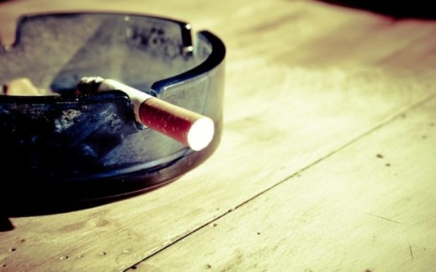 Исследователи рассказали насколько сокращает жизнь каждая выкуренная сигарета