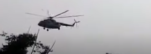 Из-за сильных наводнений в Индии людей с крыш спасают вертолеты (ВИДЕО)
