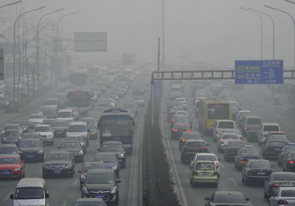 Загрязнение атмосферы связано с вулканами, а не с пожарами &#8212; ученый