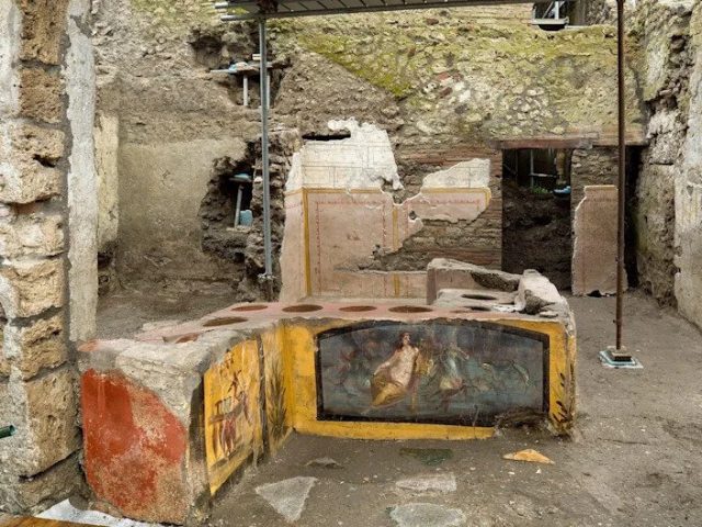 В Помпеях обнаружили древнейший «фат-фуд» (ФОТО)