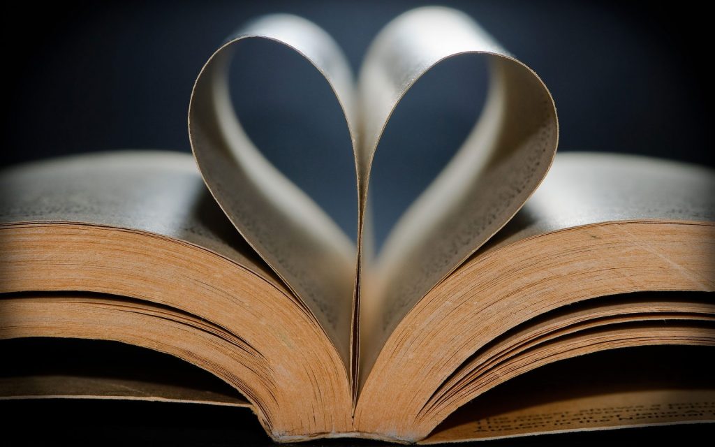 ТОП-5 книг о чувстве влюбленности, романтике и «бабочках в животе»