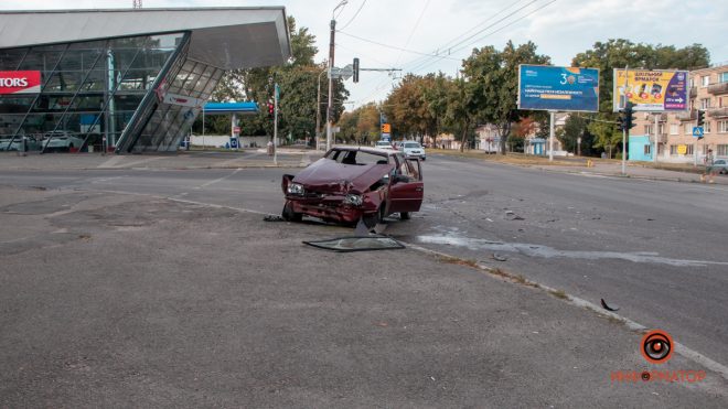 В Днепре столкнулись ЗАЗ и Nissan: 3 пострадавших (ФОТО, ВИДЕО)