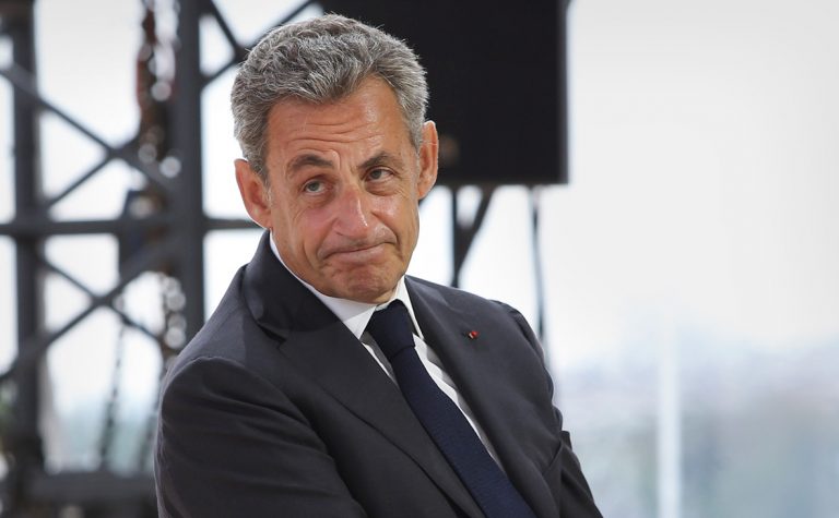 Суд Парижа приговорил Саркози к тюрьме