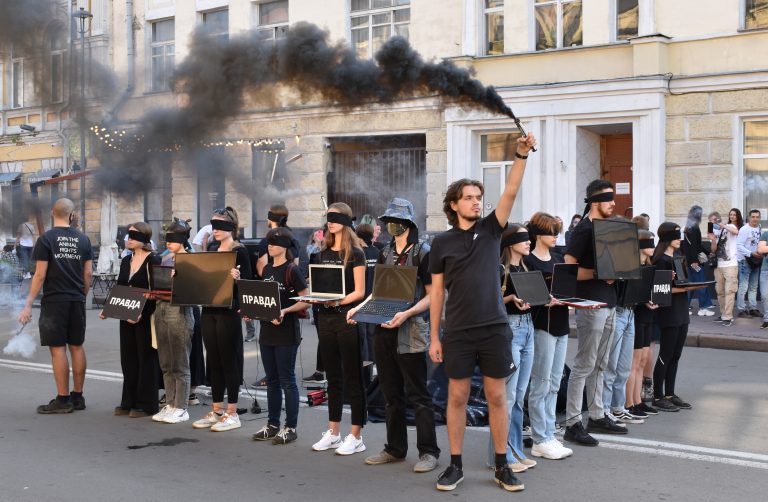 В Киеве активисты призывали людей переходить на веганство