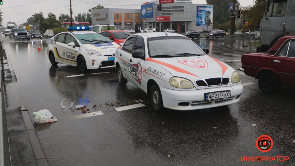 В Днепре автомобиль охранной фирмы сбил женщину (ФОТО, ВИДЕО)